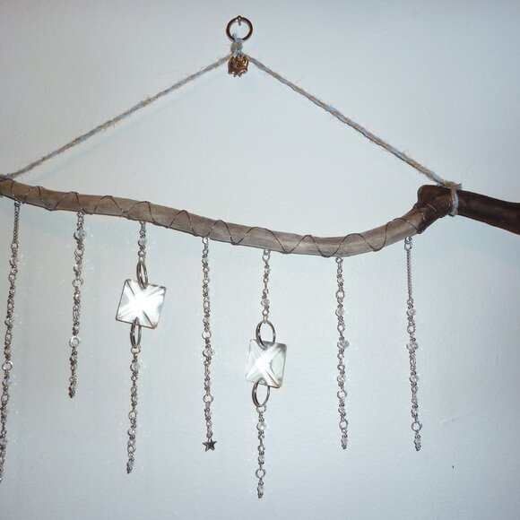 Suncatcher N Treated driftwood, cut glass pieces and Swarovski crystals - Picture 2 of 2